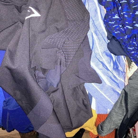 RESELLERS MYSTERY BOX! Active and casual wear! - Picture 7 of 12